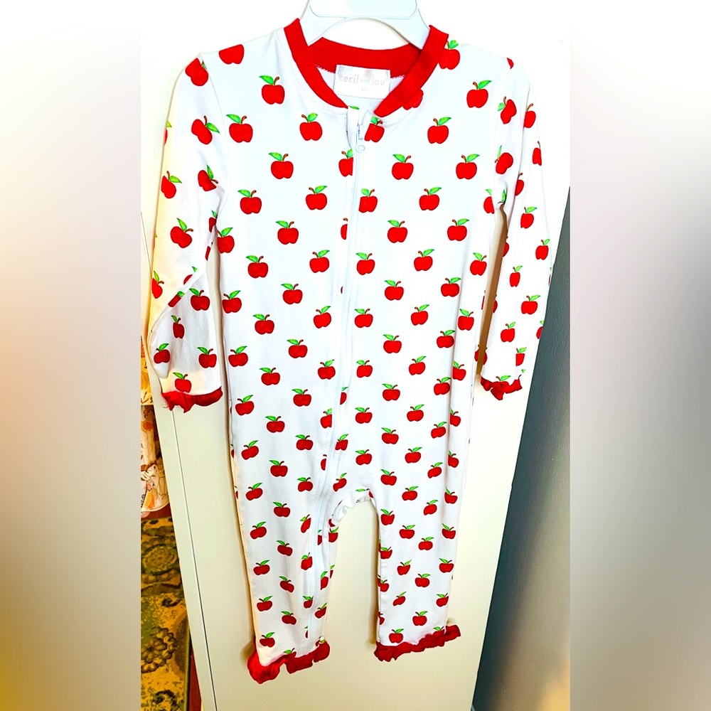 Cecil and Lou apple pajamas 🍎